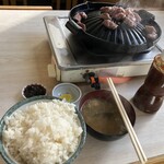 春香 - カシラ定食大盛り