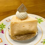 Patisserie IKURU - 濃厚チーズ…税込378円