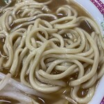 江洋軒 - 麺は少しだけ太めでストレート、少しやわらかめ