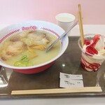 Sugakiya Oobu Apita Ten - 肉入りラーメン+ベリークリーム390円