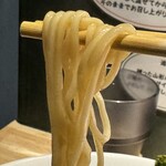 Mugidokoro Hachi to Cho - ぱっつん低加水麺。お好きな方は是非是非〜♪