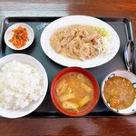 とらきち食堂 - 料理写真:豚もつ煮込み定食+ちょこっと給食カレー