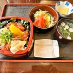 吉野寿司 - 料理写真:マグロ中落丼1000円