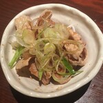 Sumiyaki Yakitori Mamecho Tsurumai Ten - 鳥皮のポン酢和え