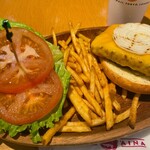 クアアイナ - 安定のチーズバーガーと思ったけど