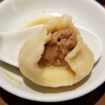 Din Tai Fung Ikebukuro Tobu Ten - 豚肉の表情。