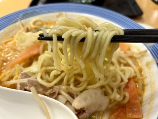 Ringer Hut Narita Yuaerumu Ten - 麺