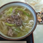 Kadofuku Hon Ten - もらったおつまみとともに肉うどんw