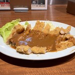 焼肉まるしま - 大判トンカツ定食の大判トンカツ