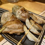 Sumibi to Kemuri Sugamo Ten - ピーマン肉巻き、やげんなんこつ