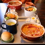 Osteria 87 - ラザニアランチ(1,400円)
                        サラダ･スープ･自家製パン･ミニパンナコッタ付き