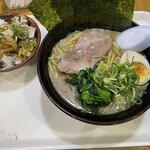 あめ家食堂 - 温玉チャーシュー丼とセットに