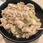 伝説のすた丼屋 - ネギも有り