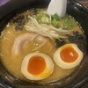 HAGANE - トロッとしたスープのとんこつラーメン。