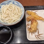 Marugame Seimen Kyubikkupuraza ShinYokohama Ten - 釜揚げうどん＋海老天＋かしわ天