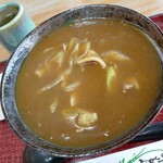 大むら - 料理写真:カレー南蛮そば650円(税込)
期待を裏切らないビジュアルで熱々！
お汁の味も良いし、細切れじゃない豚肉まで入っています♪
これが650円って安すぎてお店に悪いような気もするけど最高っすね★★★