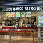 FRESHNESS BURGER Naritakuko Dai3 Taminaru Ten - こちらにします。