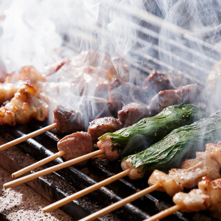 店主の熟練技で仕上げるジューシーな国産淡路どりの焼き鳥！