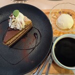 Biwako - ケーキセット 900円〜チョコレートケーキ