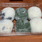 Ohagi no Tanbaya Kakogawa Ten - 家に帰ってから、撮り直し　※23時過ぎだけど、美味しいうちに食べるよ！　※5個が限界でした　※残りの1個は、翌日へ