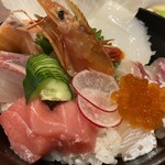 海鮮丼ぶり なか佐 - 上から撮ってみる