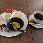 すずcafe - 料理写真:●ホットコーヒー
（限定15食のモーニングサービス付き）450円

を注文してみた