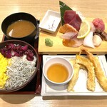 Seafood Sushi Shokudo Nihon no Umi Kariya Ekimae Ten - 