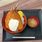 豊洲食堂 - 特大アジフライ丼大盛り