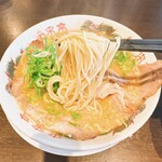 Rairai Tei Tokai Ten - こってりラーメン(麺リフト)