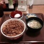 Sukiya Nishi-Oji Eki Minami Ten - 今日の昼御飯は、牛丼と3点セットをいただきました。