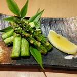 Umai yo Sakana Umai yo Sakana Haneda Eapotogadenten - アスパラ岩塩焼き(680円)