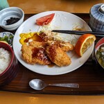 笑ぎょ - 食べ散らかしたあと、すいません。アジの大きさ確認用です。