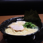 Yokohama Iekei Ramen Yamato Ya Handa Ten - 