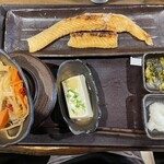 Shinpachi Shokudo Kitasenju Ten - サーモンハラス定食