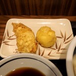 Marugame Seimen Orinasu Mo-Ru Ten - かしわ天 + 半熟たまご天