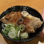 酒蔵 力 - 焼豚足　330円