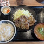 Yaro Meshi Okegawa Ten - 生姜焼き定食　並