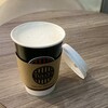 タリーズコーヒー - ロイヤルミルクティー(税込586円)を
飲みながら、しばし待機。
泡まるけの上澄みに守られた
温かいミルクティー、ホッとしますね(*ˊᵕˋ*)