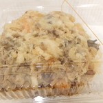 Tsunahachi Sapporo Derika Ten - 期間限定　メガかき揚げ　４２０円　持ち帰りパックの中に　【　２０１４年１月　】