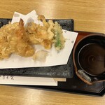 Tempura Yusaku - 天ぷら900円　ごはん、味噌汁はつきません