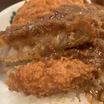 moutain curry - ロースカツ断面。