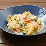 Creamy salmon and avocado pasta