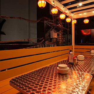 [Can be reserved on the floor] Terrace seats are recommended ♪ Enjoy the neon atmosphere