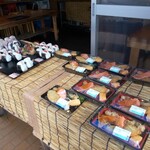 タカマル鮮魚店 - お弁当、おにぎりの陳列