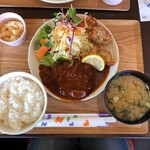 TAKU - 【ランチ】ハンバーグと若鶏唐揚げ定食　1300円