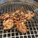 Gyukaku Yokosuka Shioiri Ten - ちまちま焼いてます