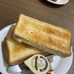 Denny’s Nagai Koen Ten - これはちゃんと焼けたトーストですが、冷めてる