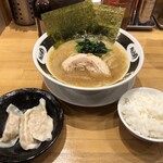 ラーメン まぜそば カミナリ - 