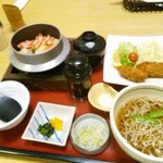 Sagami Minokamo Ten - カニ釜飯とカキフライ定食