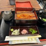 Unagi no Naruse Fukuoka Ohashi Ten - うな重（竹）２２００円の出来上がりです。